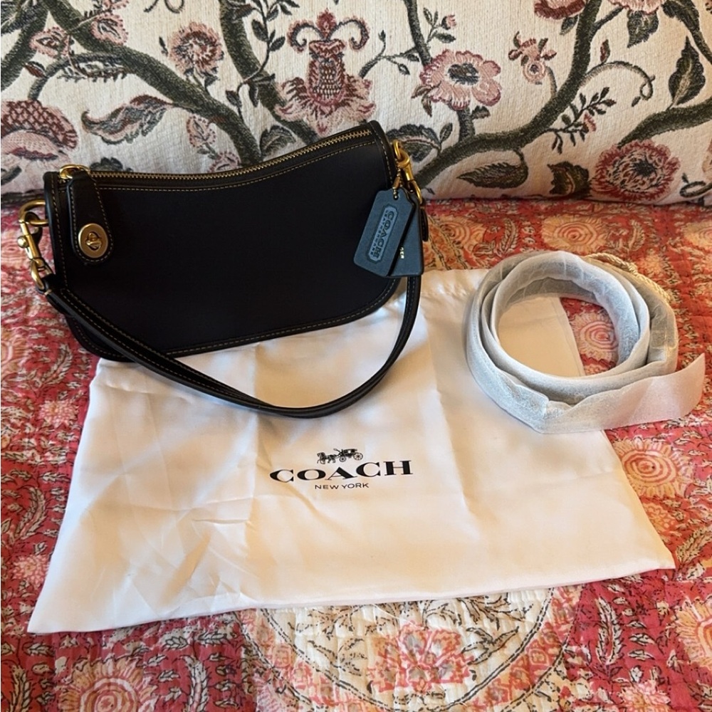 Coach Black Swinger Shoulder Bag